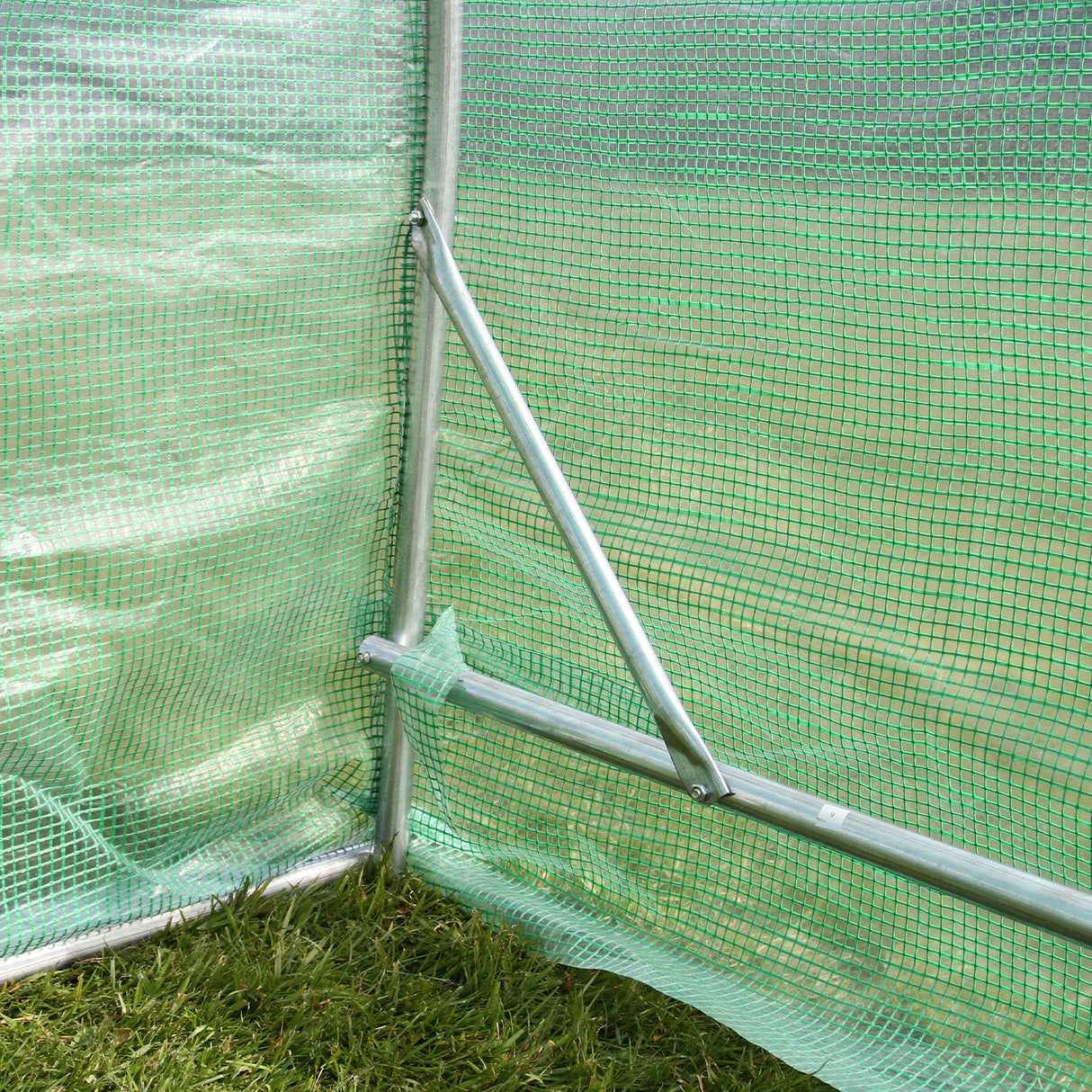 Polytunnel 19mm 2.5m x 2m mit Regale